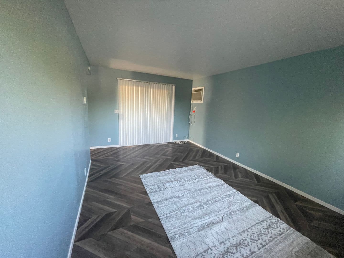 Carmichael Apartment: 3319 Mensch Court