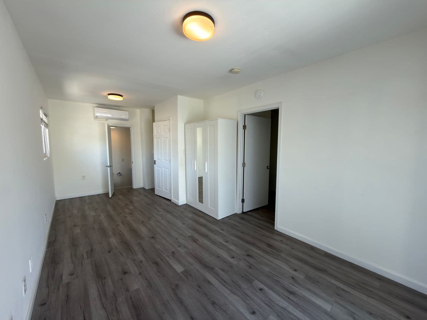 Long Beach Apartment: 1110 Mira Mar Avenue
