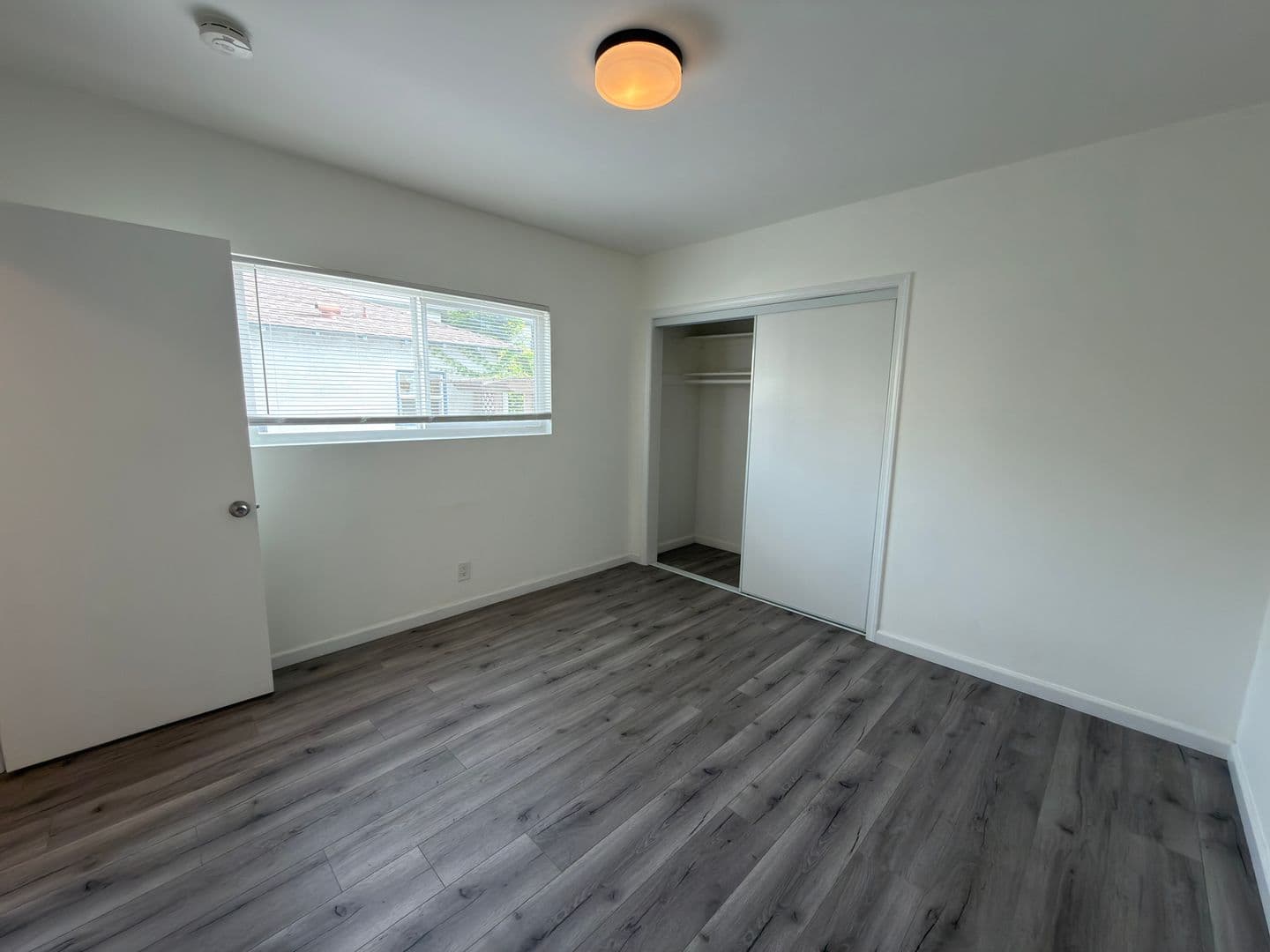 Long Beach Apartment: 1110 Mira Mar Avenue
