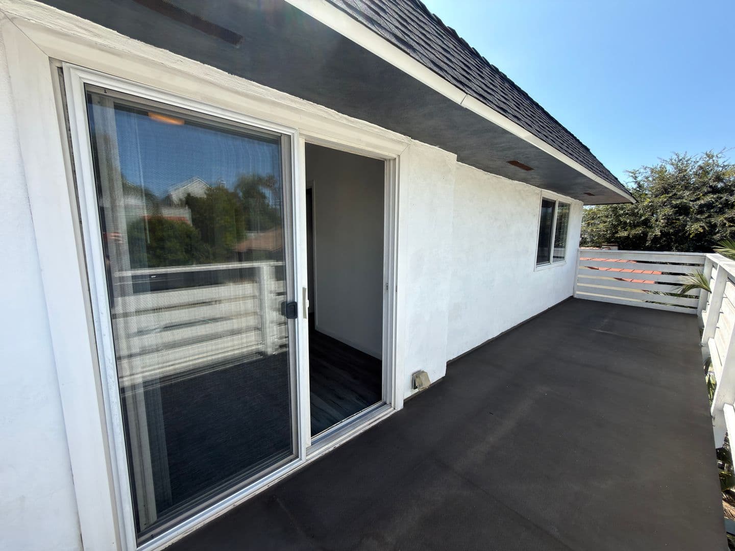 Long Beach Apartment: 1110 Mira Mar Avenue