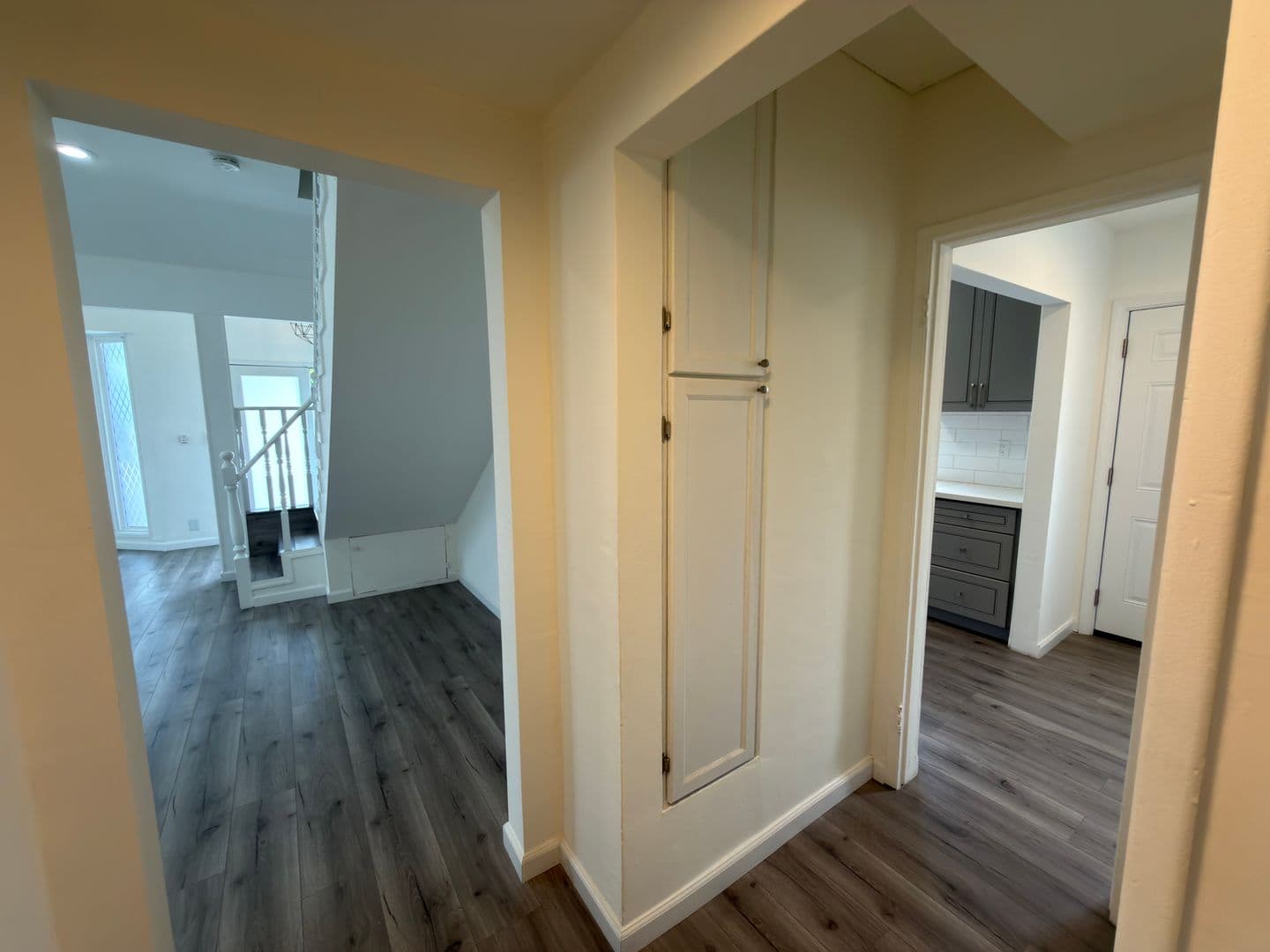 Long Beach Apartment: 1110 Mira Mar Avenue