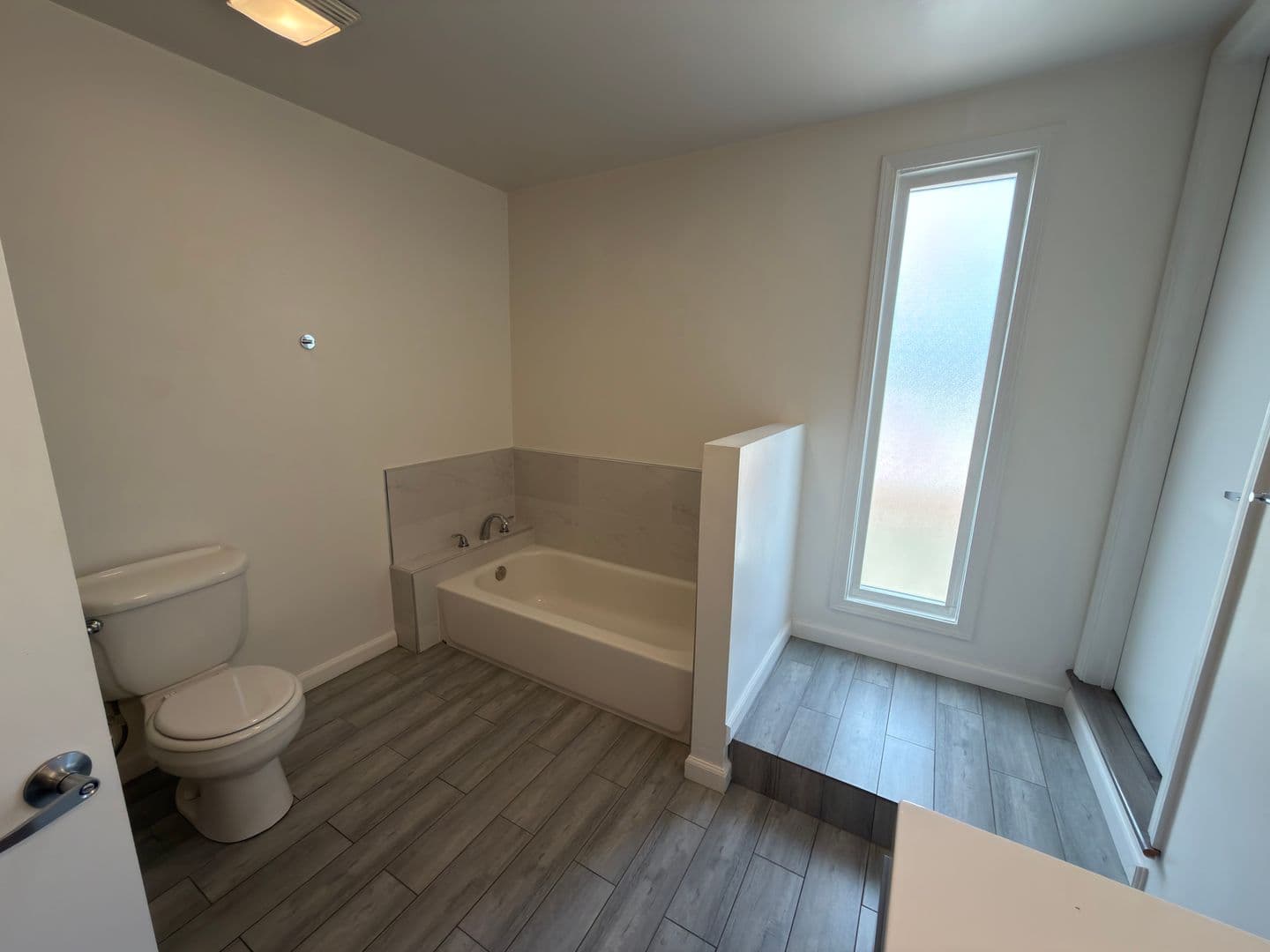 Long Beach Apartment: 1110 Mira Mar Avenue
