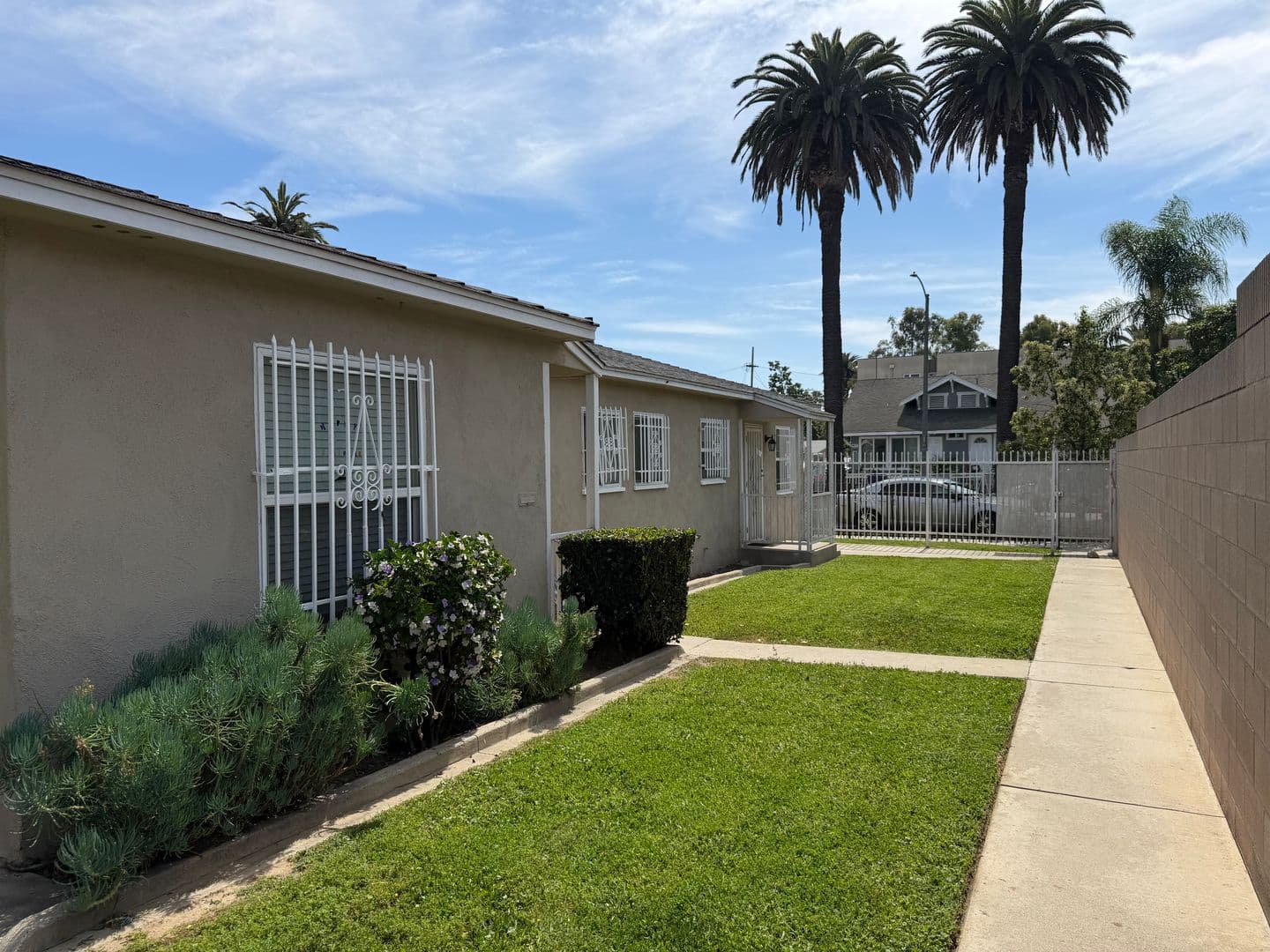Long Beach Apartment: 339 E. 19th Street
