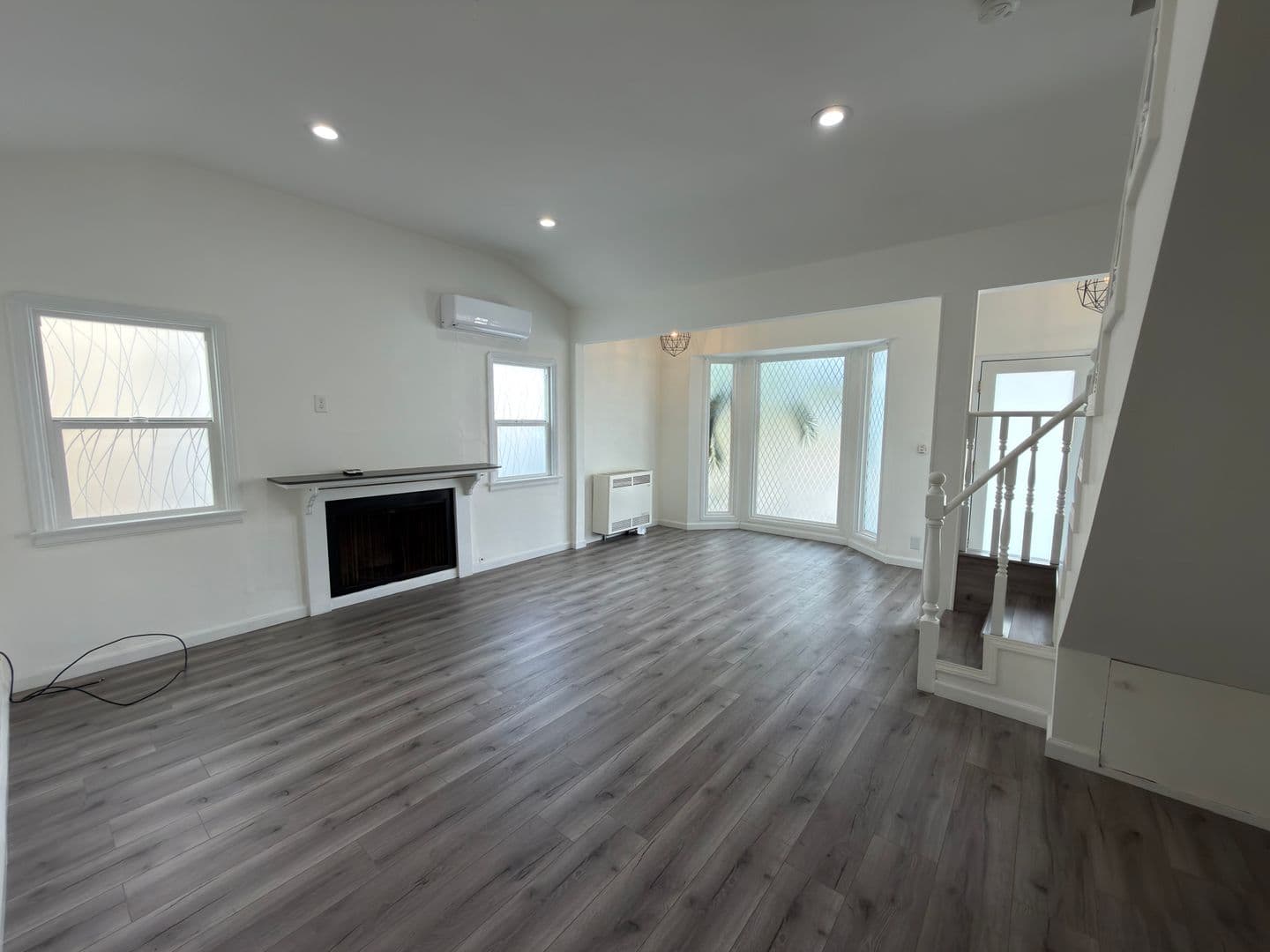Long Beach Apartment: 1110 Mira Mar Avenue