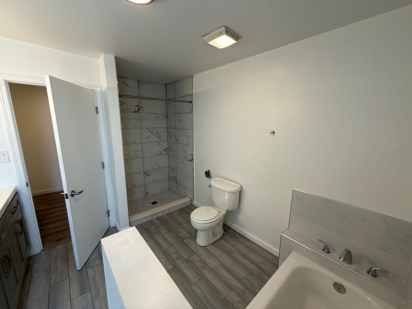 Long Beach Apartment: 1110 Mira Mar Avenue