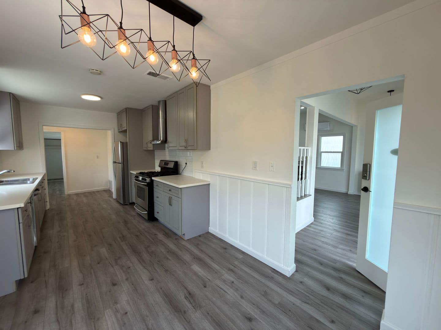 Long Beach Apartment: 1110 Mira Mar Avenue