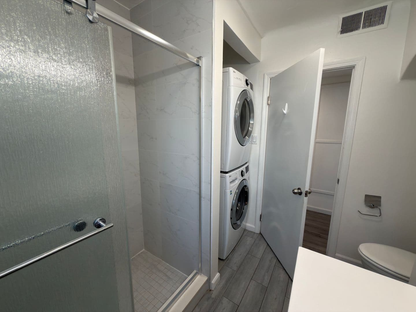 Long Beach Apartment: 1110 Mira Mar Avenue