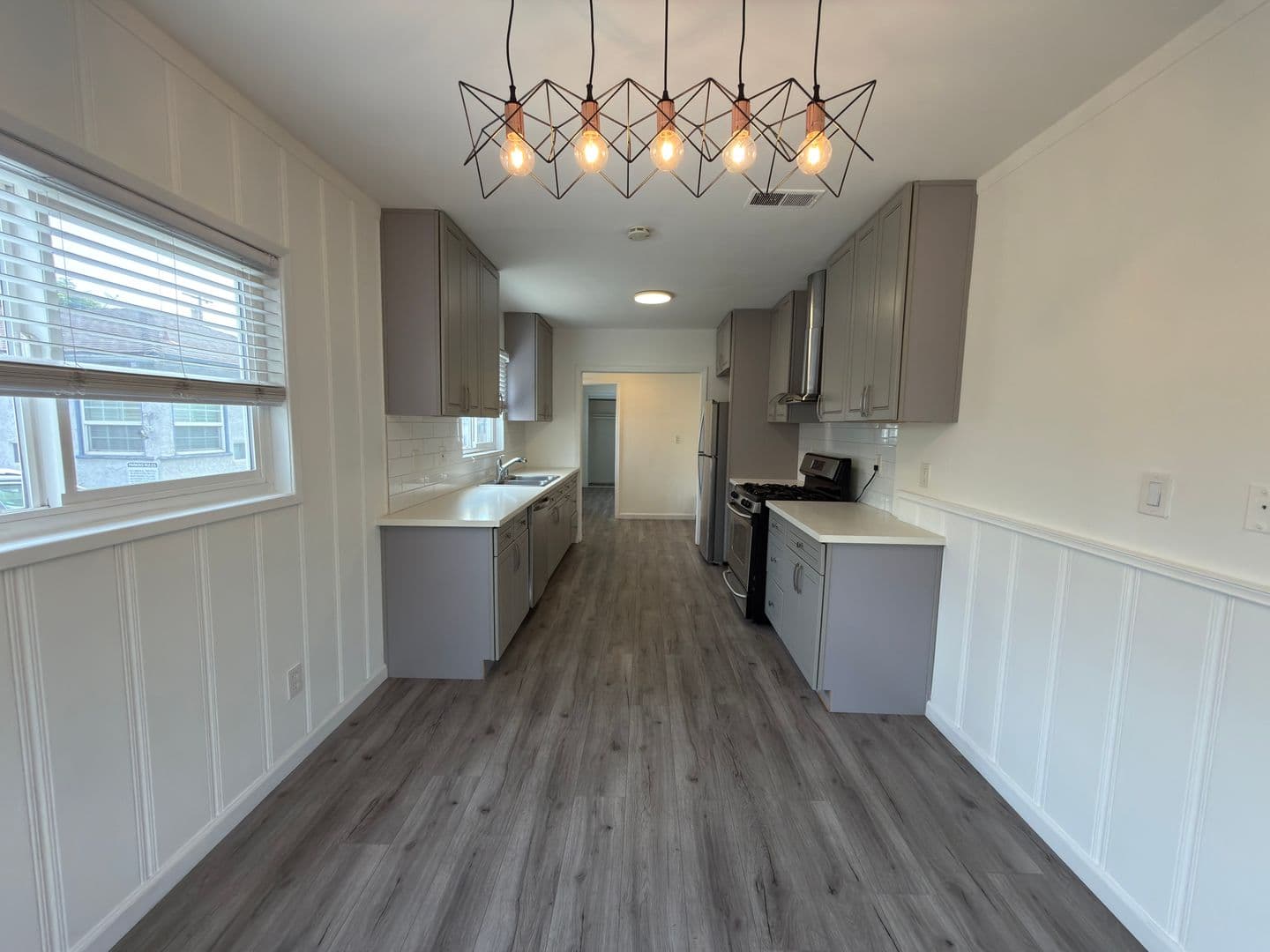 Long Beach Apartment: 1110 Mira Mar Avenue