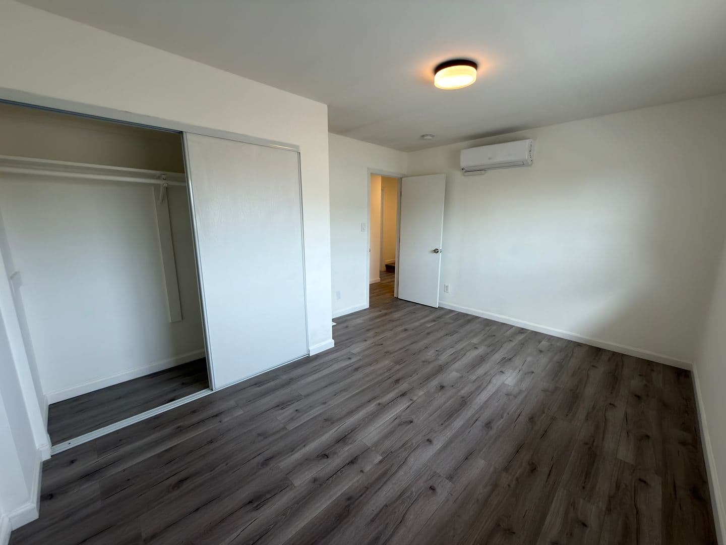 Long Beach Apartment: 1110 Mira Mar Avenue