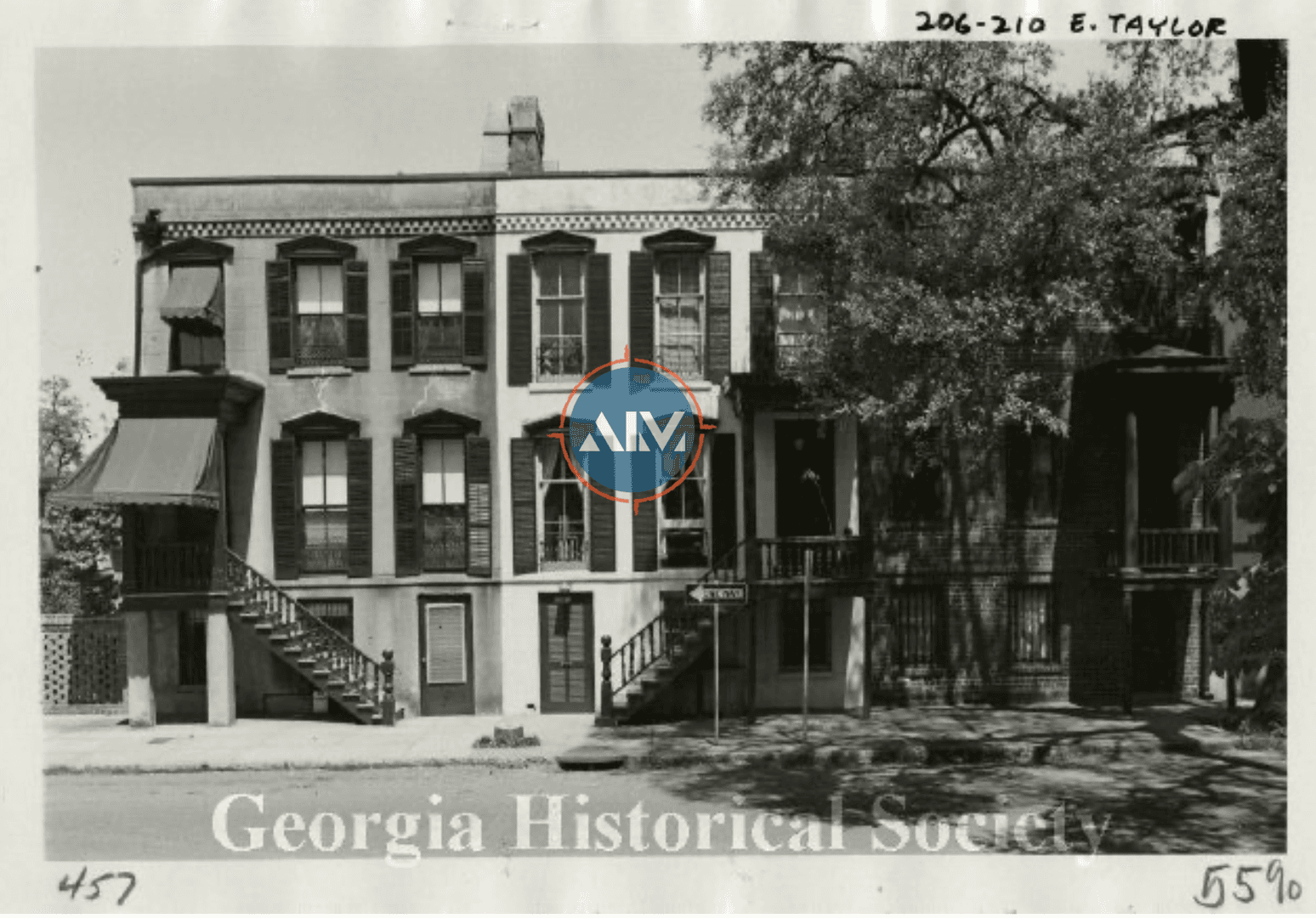Savannah Apartment: 208 East Taylor