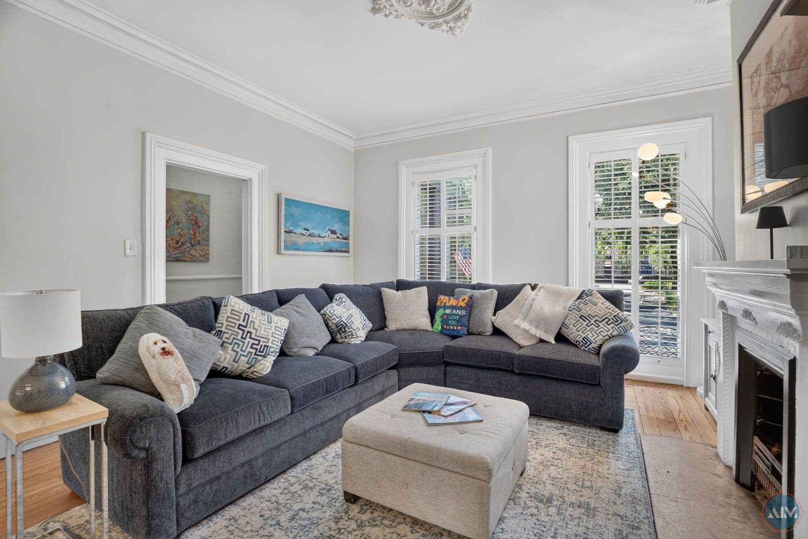 Savannah Apartment: 208 East Taylor