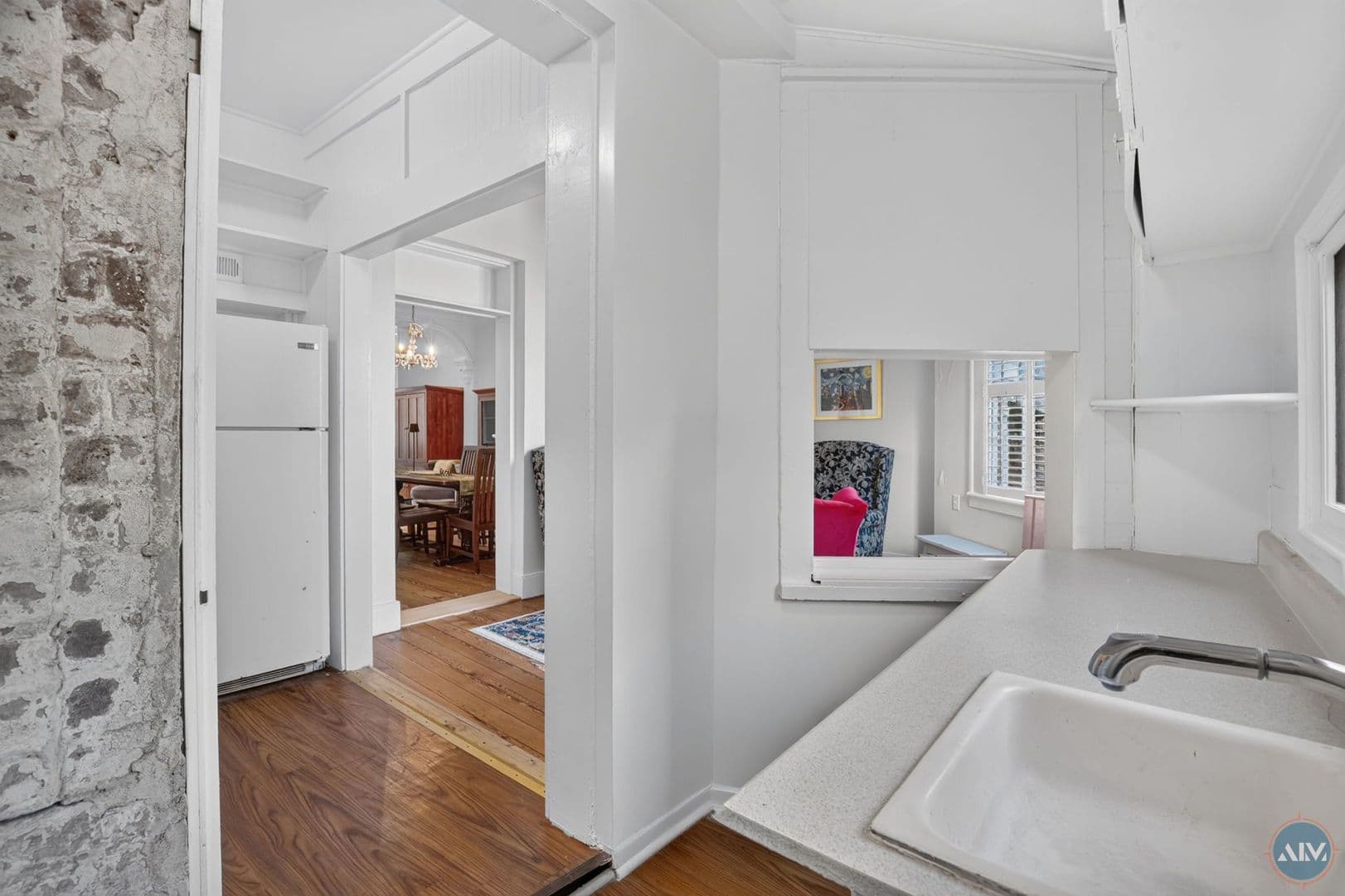 Savannah Apartment: 208 East Taylor