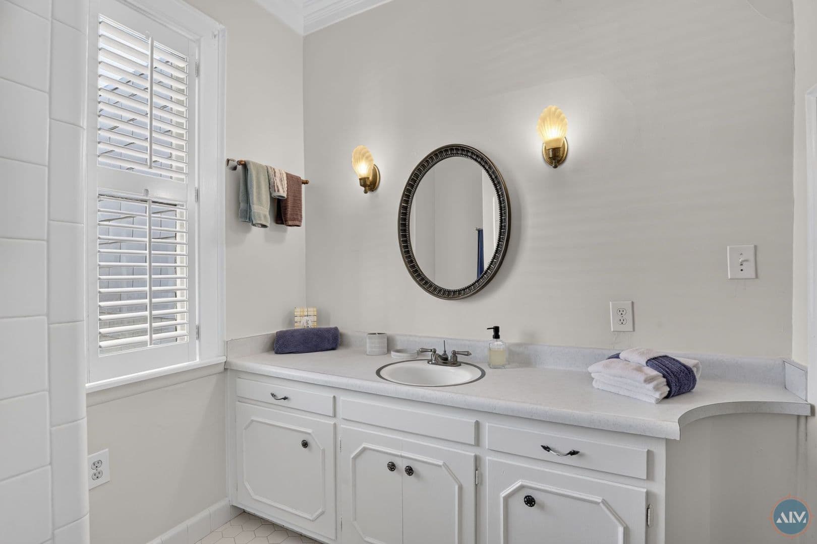 Savannah Apartment: 208 East Taylor