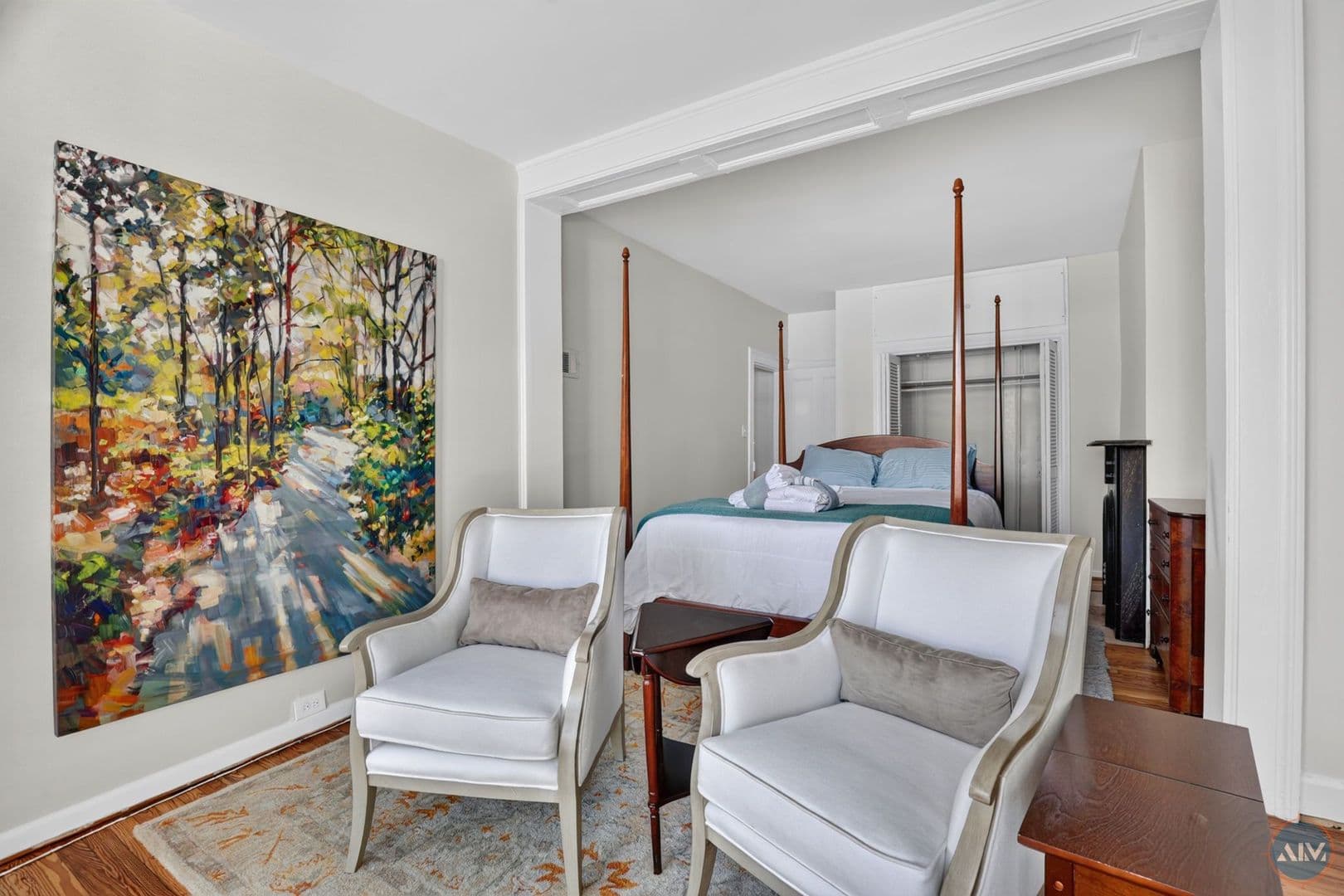 Savannah Apartment: 208 East Taylor