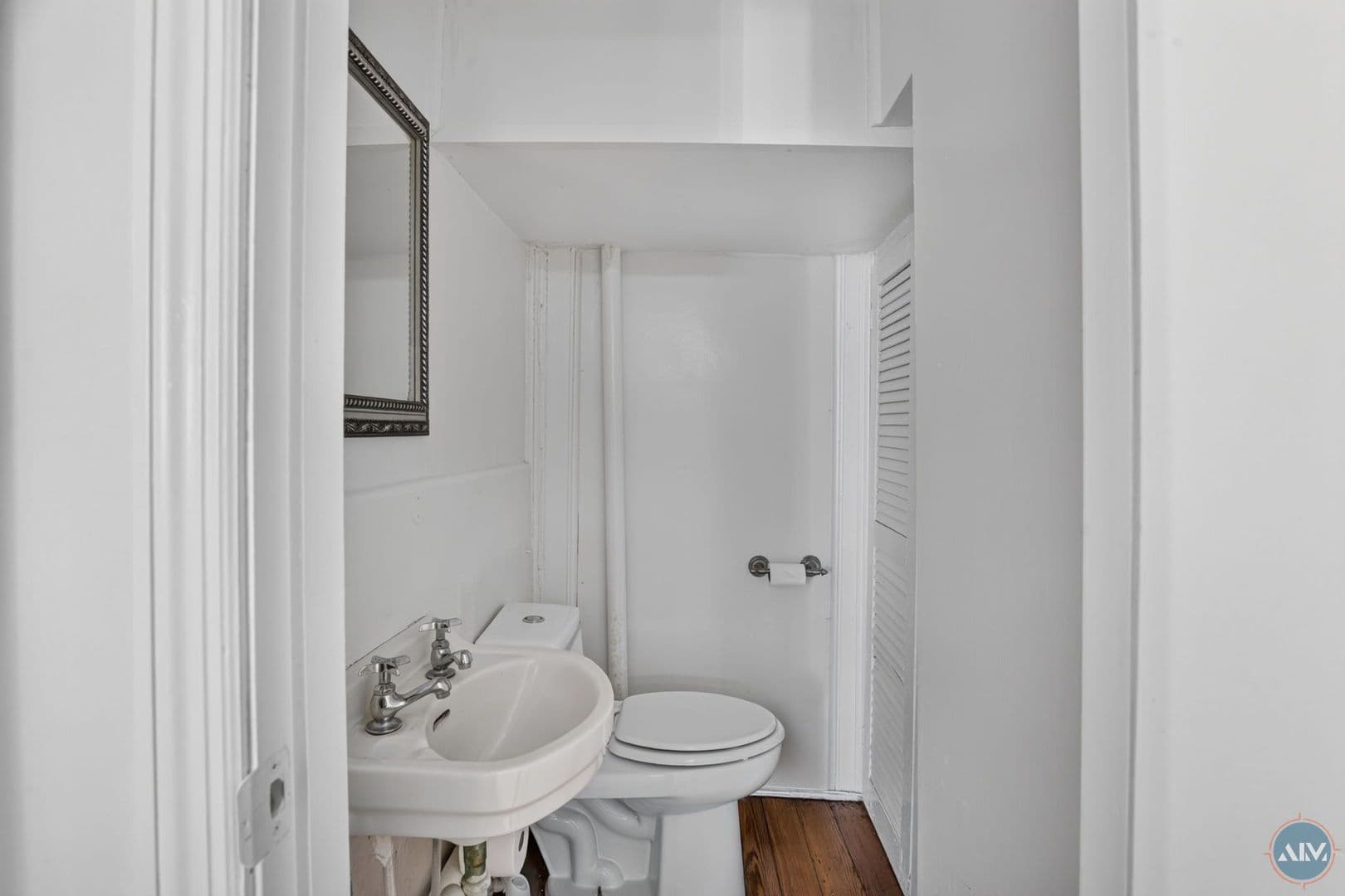 Savannah Apartment: 208 East Taylor