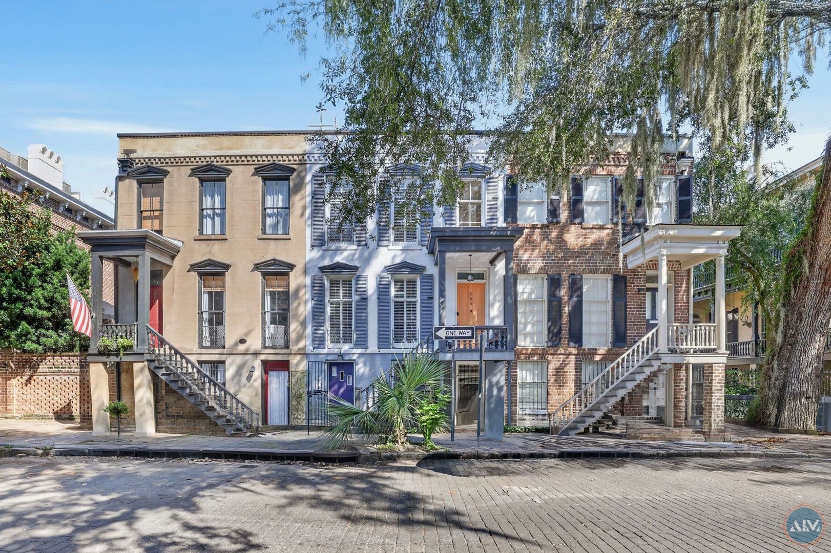 Savannah Apartment: 208 East Taylor