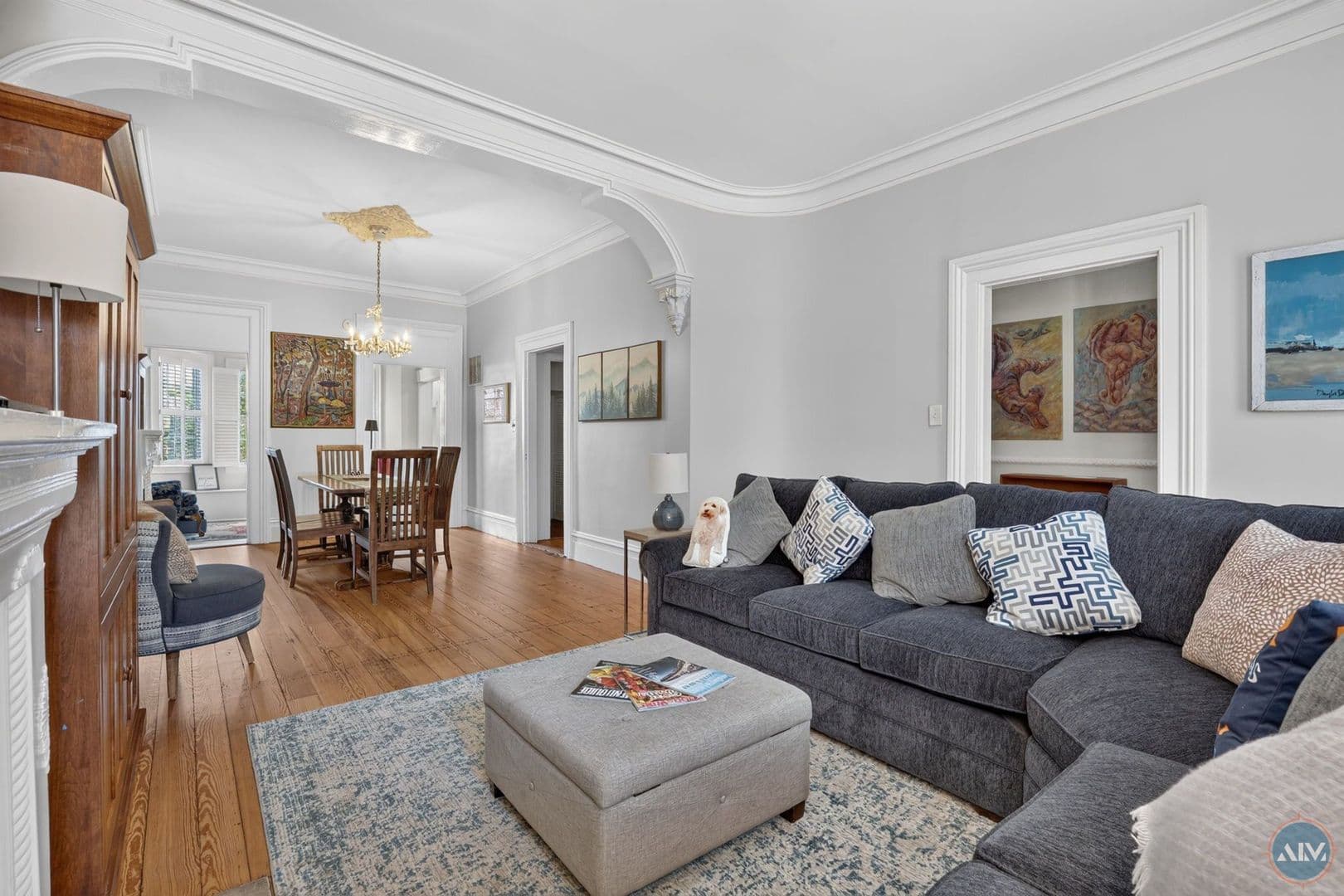 Savannah Apartment: 208 East Taylor