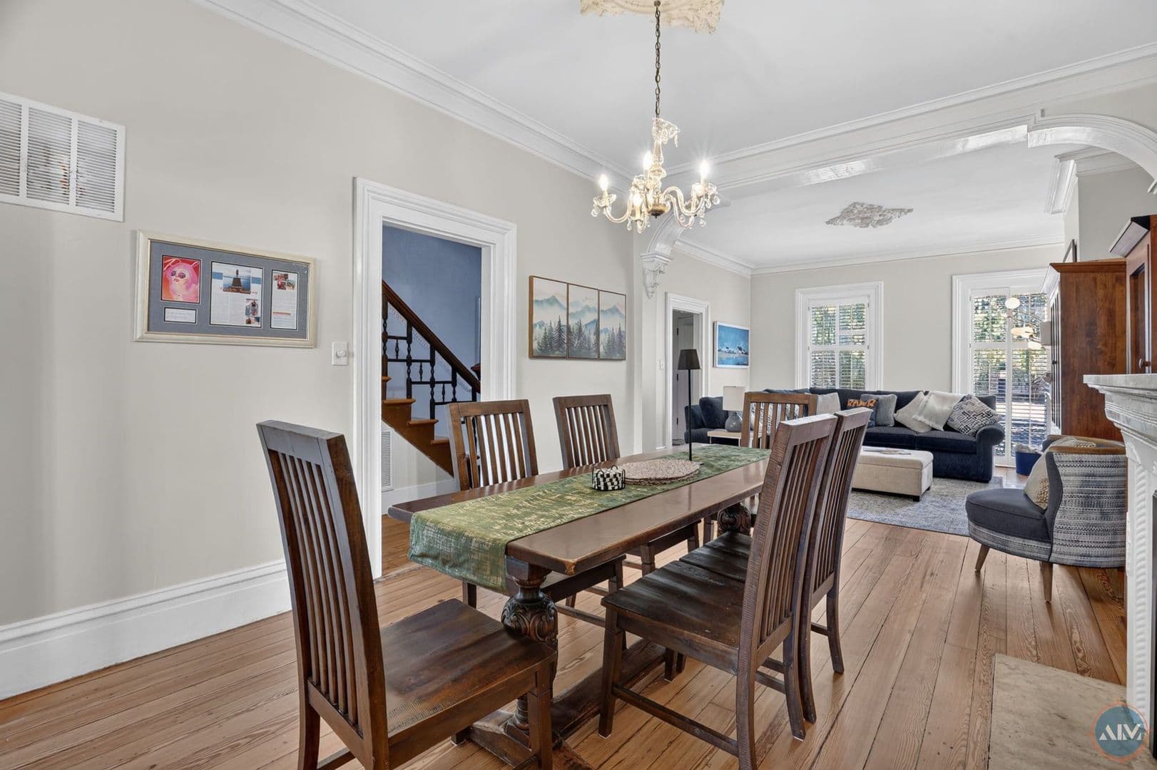 Savannah Apartment: 208 East Taylor