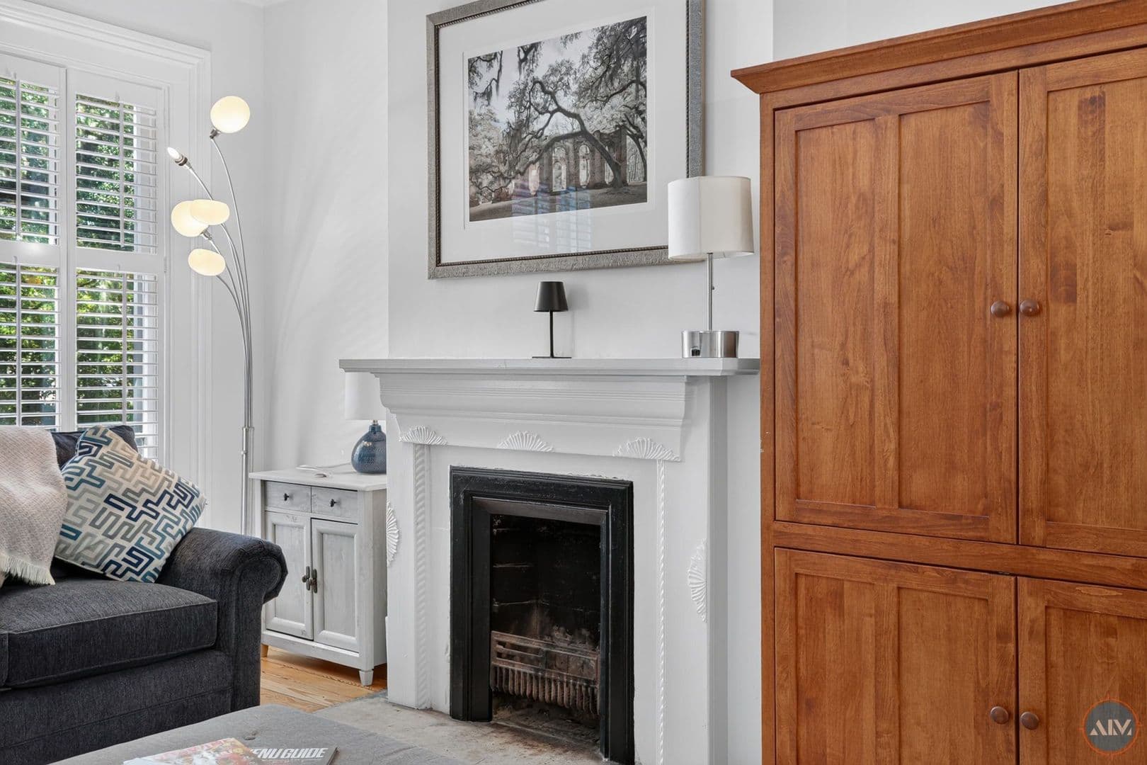 Savannah Apartment: 208 East Taylor