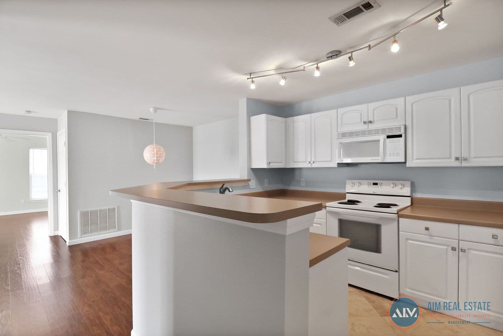 Bluffton Condo: 100 Kensington Blvd Unit 1517