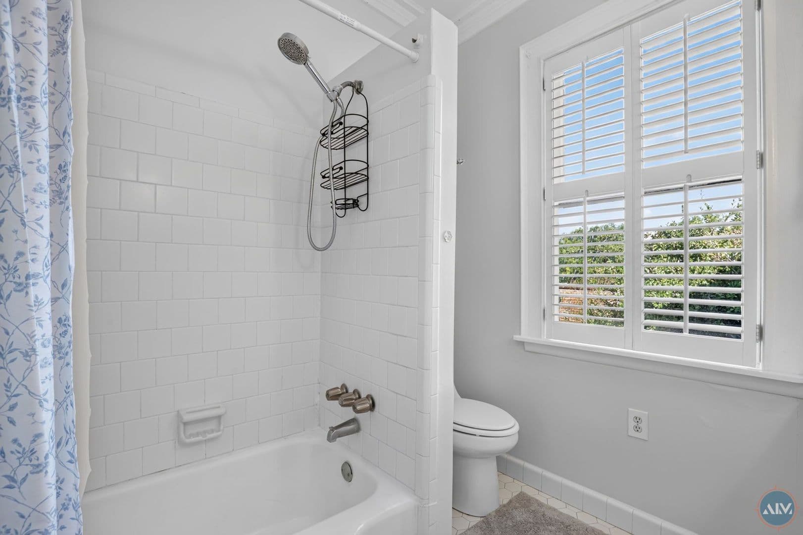 Savannah Apartment: 208 East Taylor
