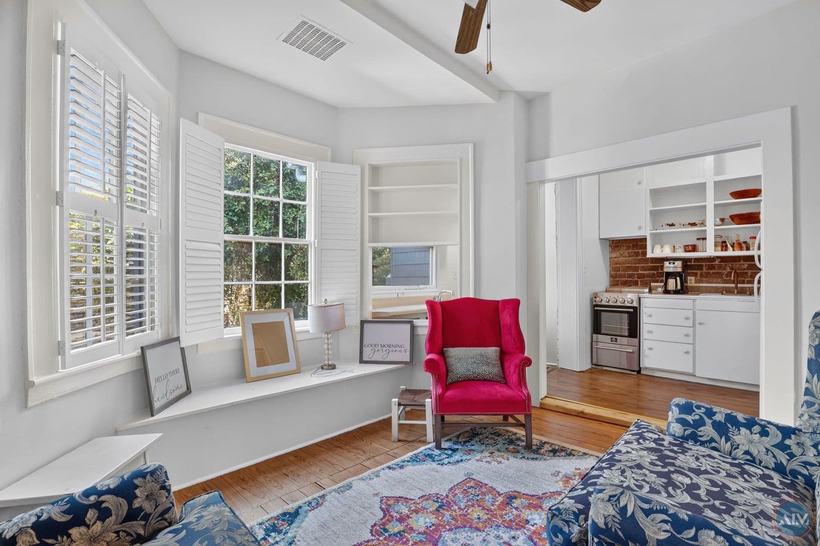 Savannah Apartment: 208 East Taylor