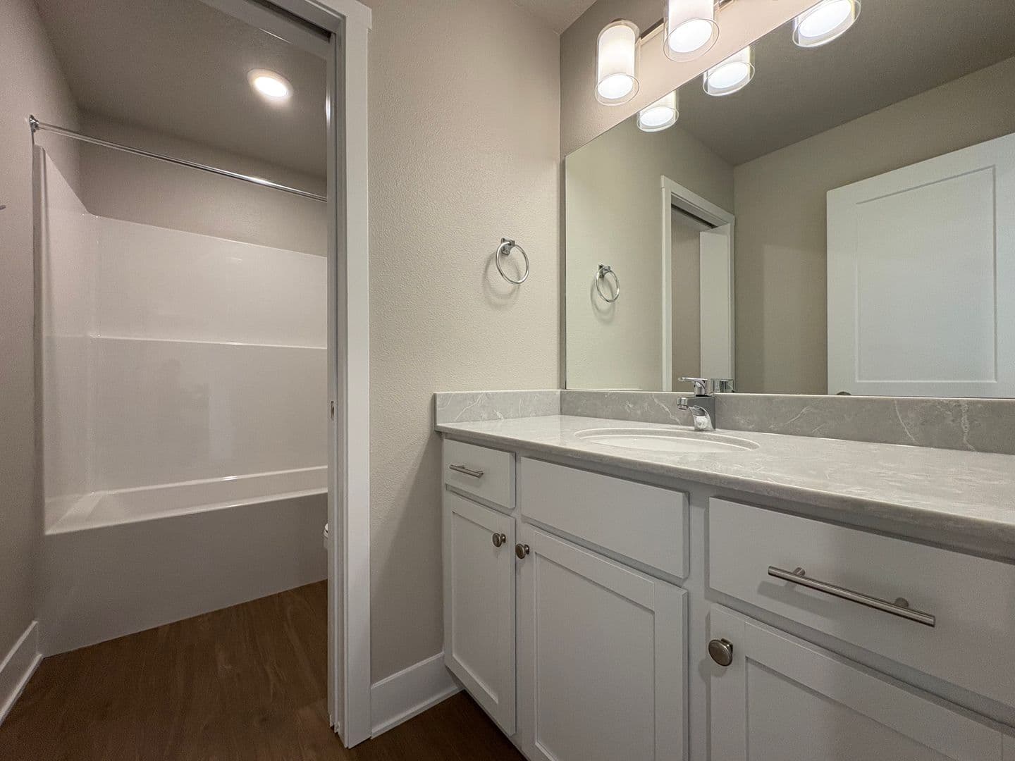 Waukee Townhome: 284 NW Caspian Court