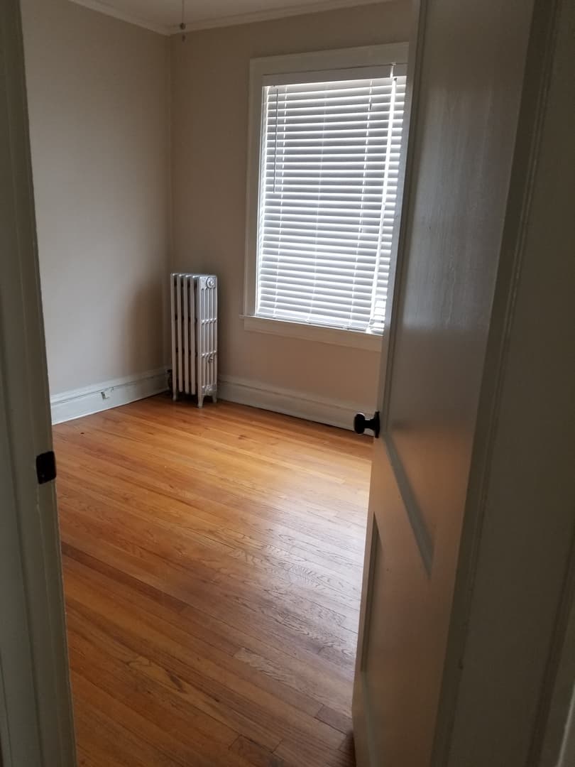 Downers Grove Apartment: 1008-1010 Curtiss Street