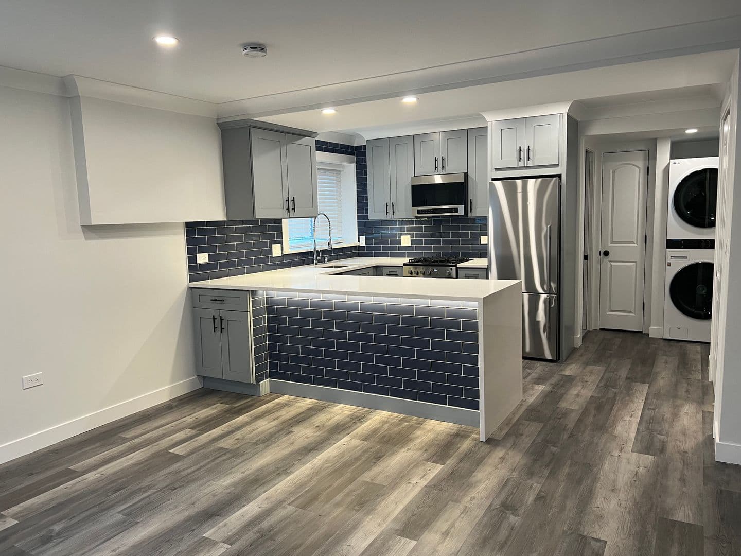 Downers Grove Apartment: 5121 Mackie Place