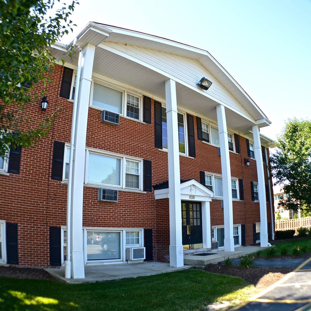 Elmhurst Apartment: 0S 540,610, 620 Old York Road
