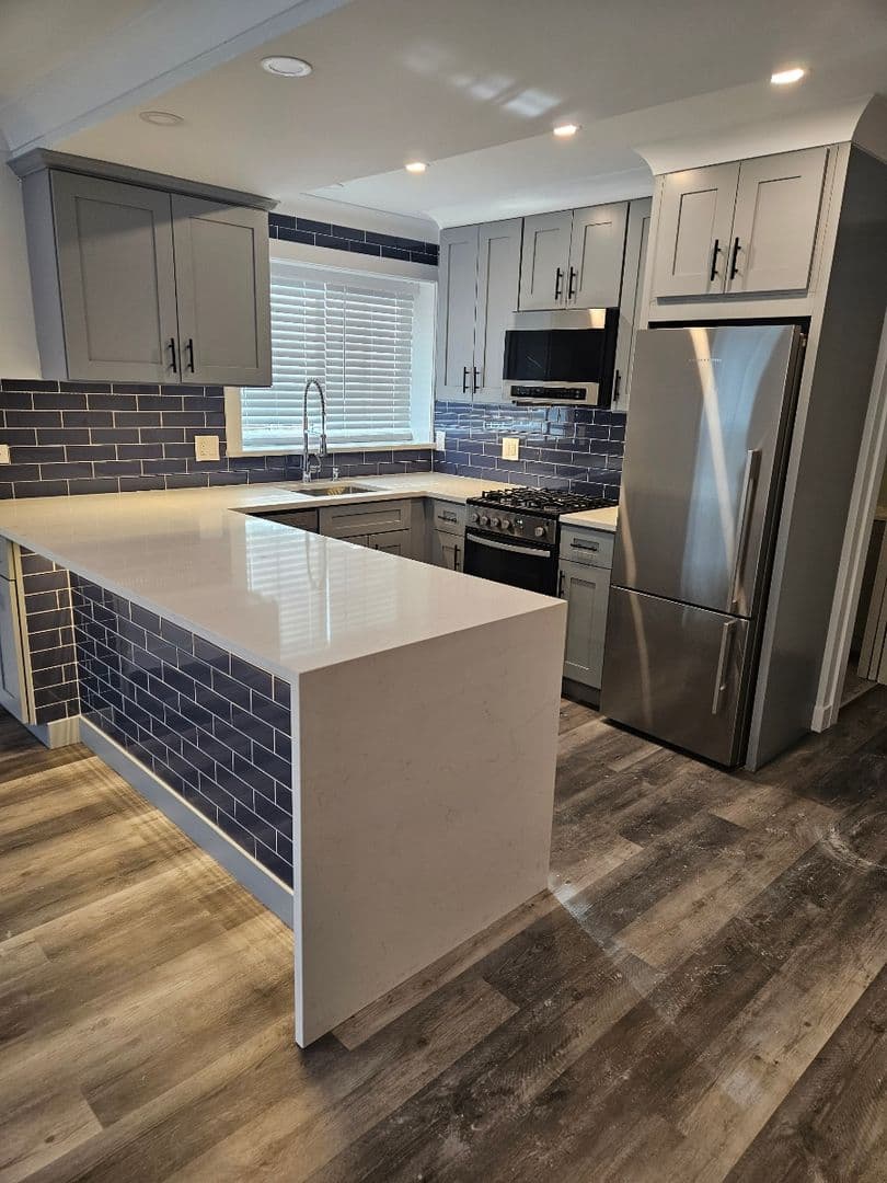 Downers Grove Apartment: 5121 Mackie Place