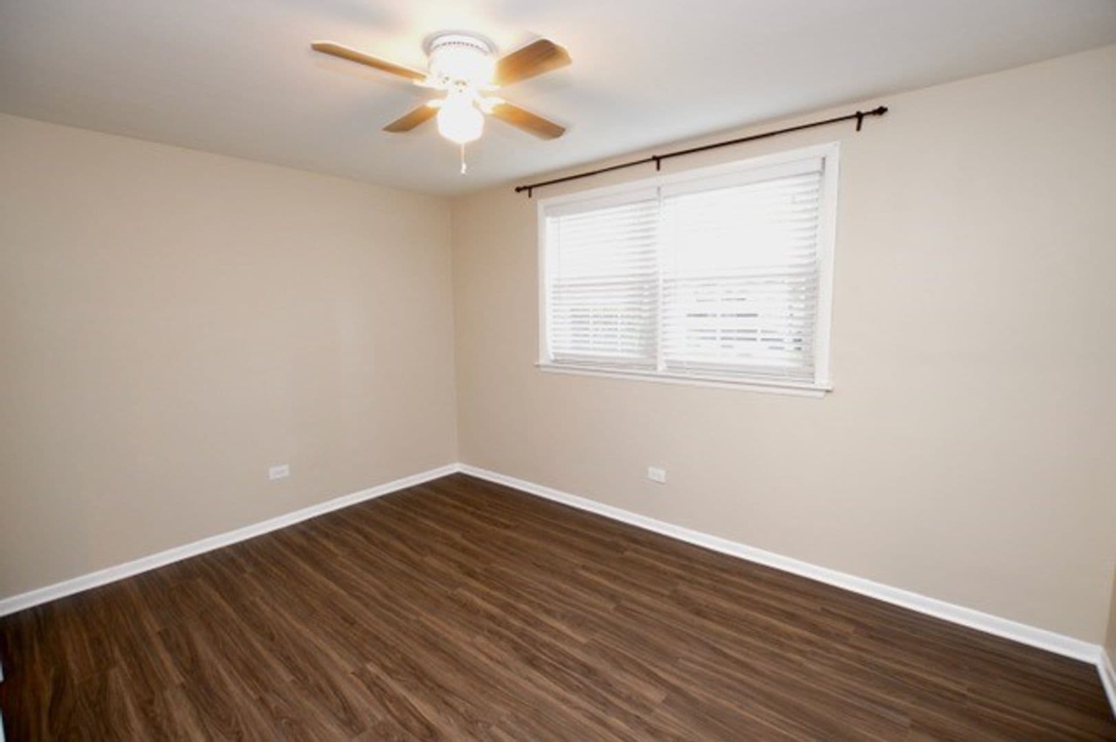 Elmhurst Apartment: 0S 540,610, 620 Old York Road