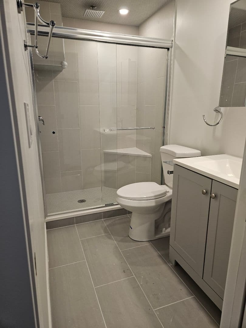 Downers Grove Apartment: 5121 Mackie Place