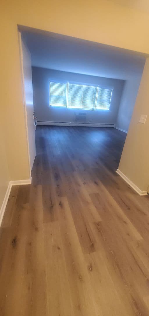 Elmhurst Apartment: 0S 540,610, 620 Old York Road