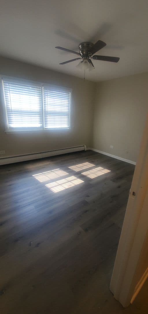 Elmhurst Apartment: 0S 540,610, 620 Old York Road
