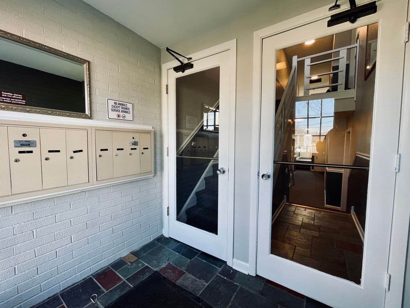 Elmhurst Apartment: 0S 540,610, 620 Old York Road