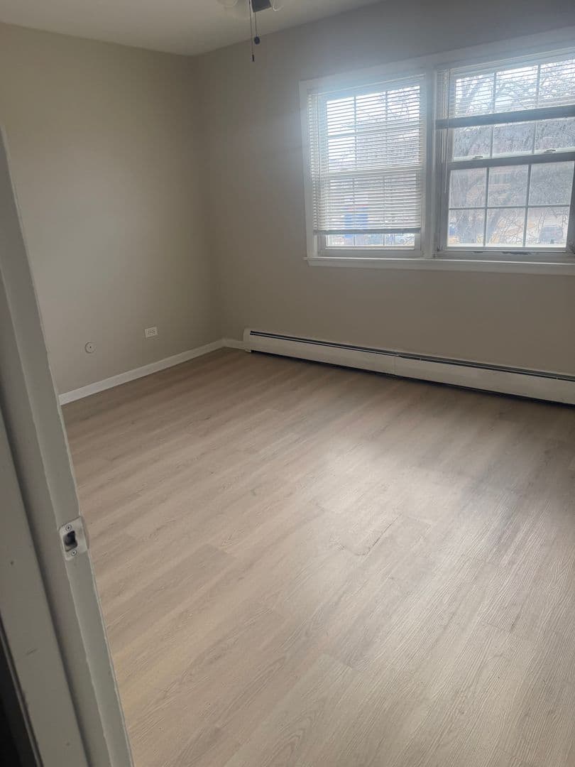Elmhurst Apartment: 0S 540,610, 620 Old York Road