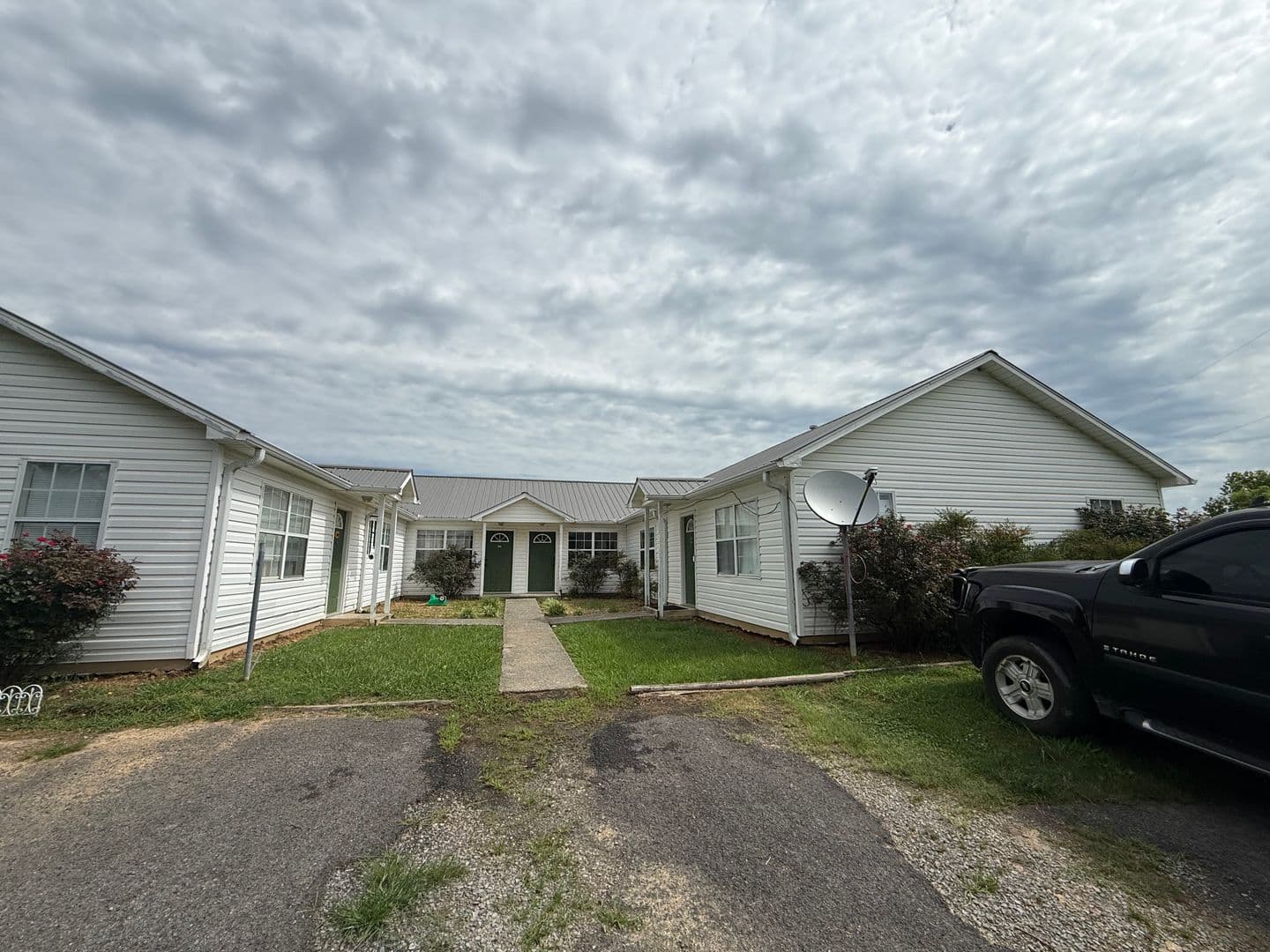 Blountsville Apartment: 2251 Black Road