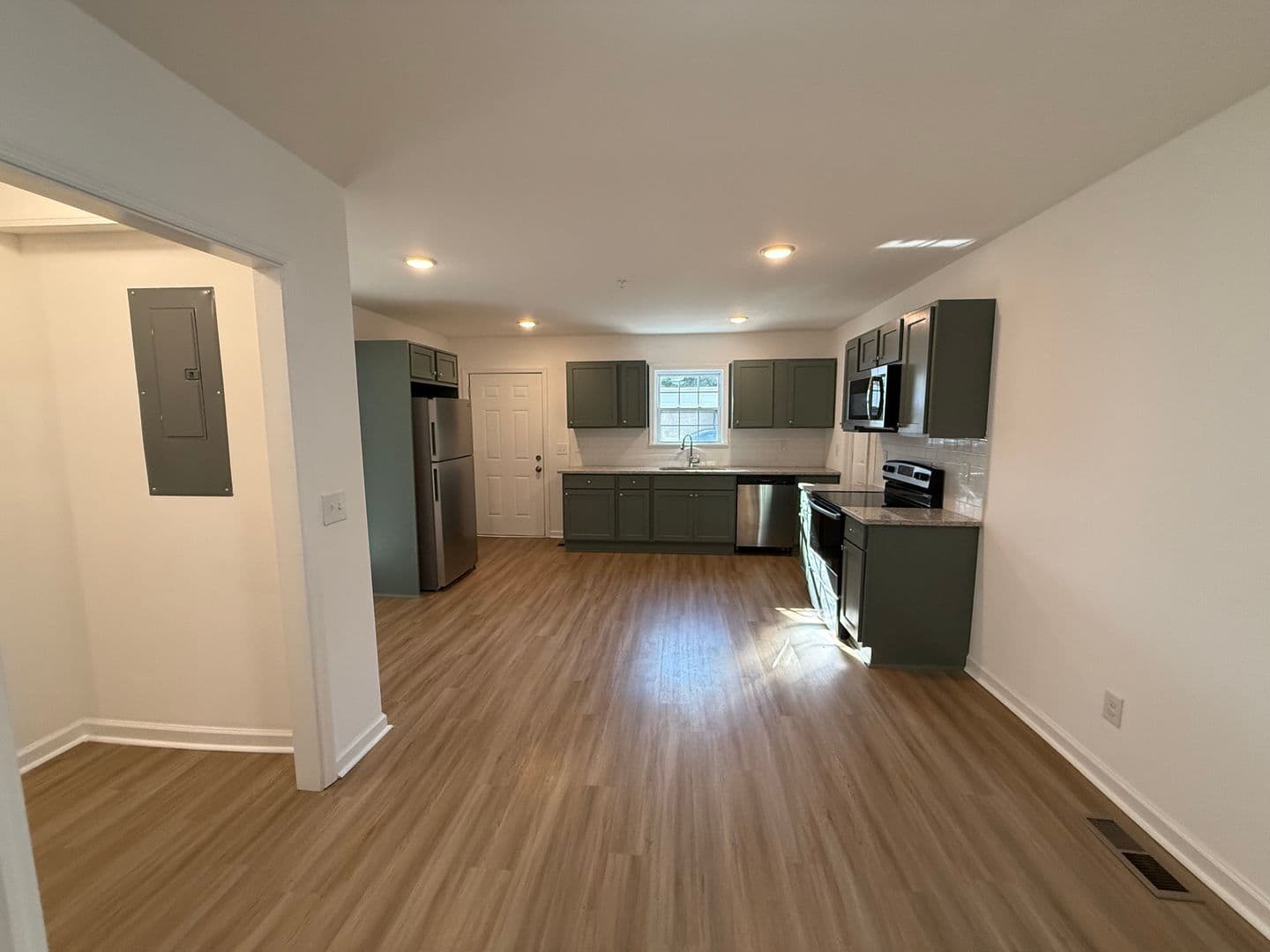 Scottsboro Apartment: 208 Meadow Street - Unit A