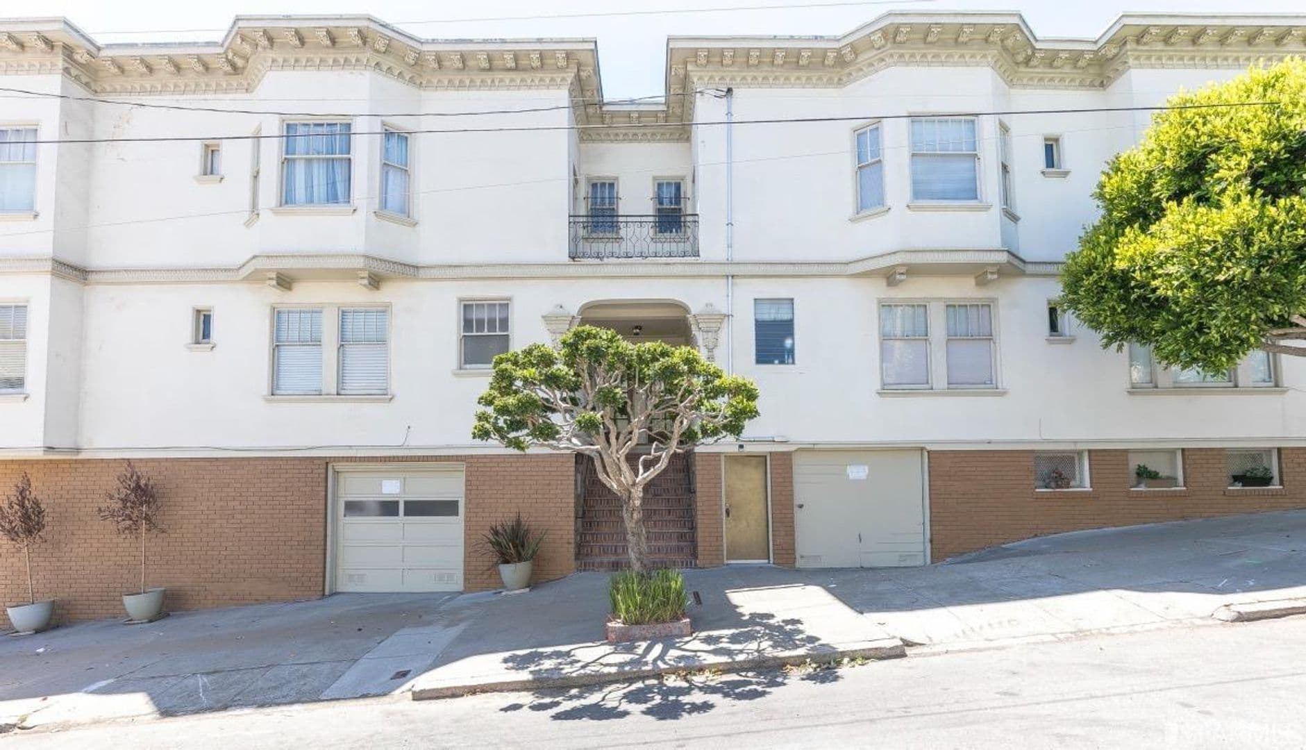 San  Francisco Apartment: 153 -159 Clayton St