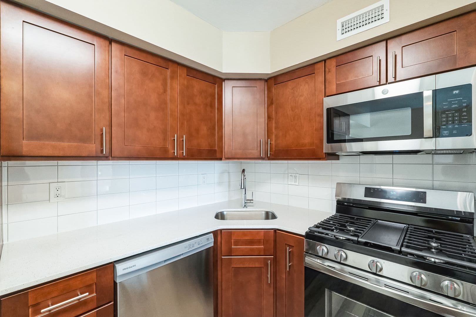 Media Apartment: 275 Glen Riddle Road