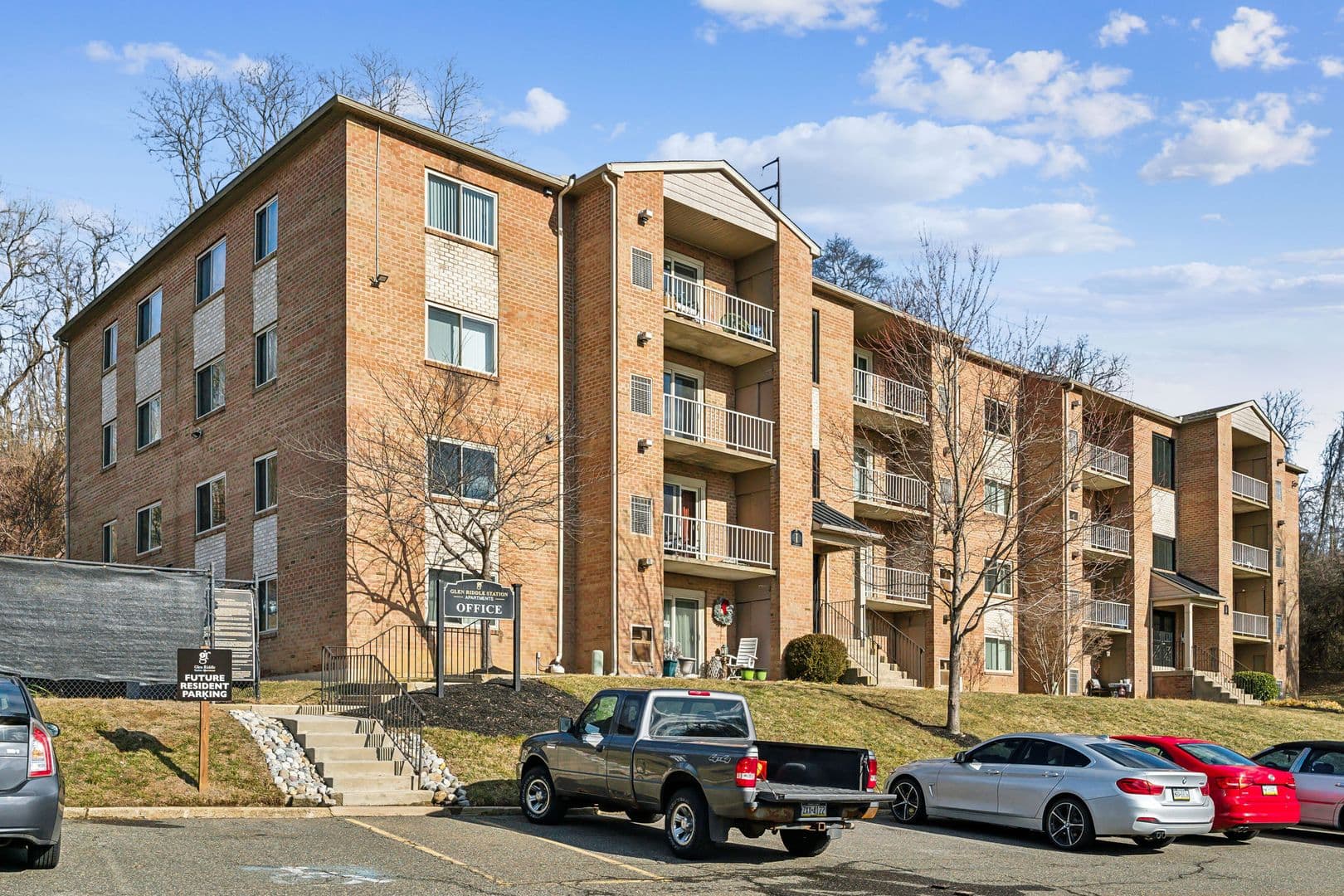 Media Apartment: 275 Glen Riddle Road