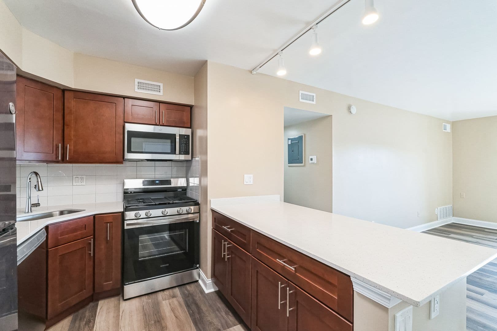 Media Apartment: 275 Glen Riddle Road
