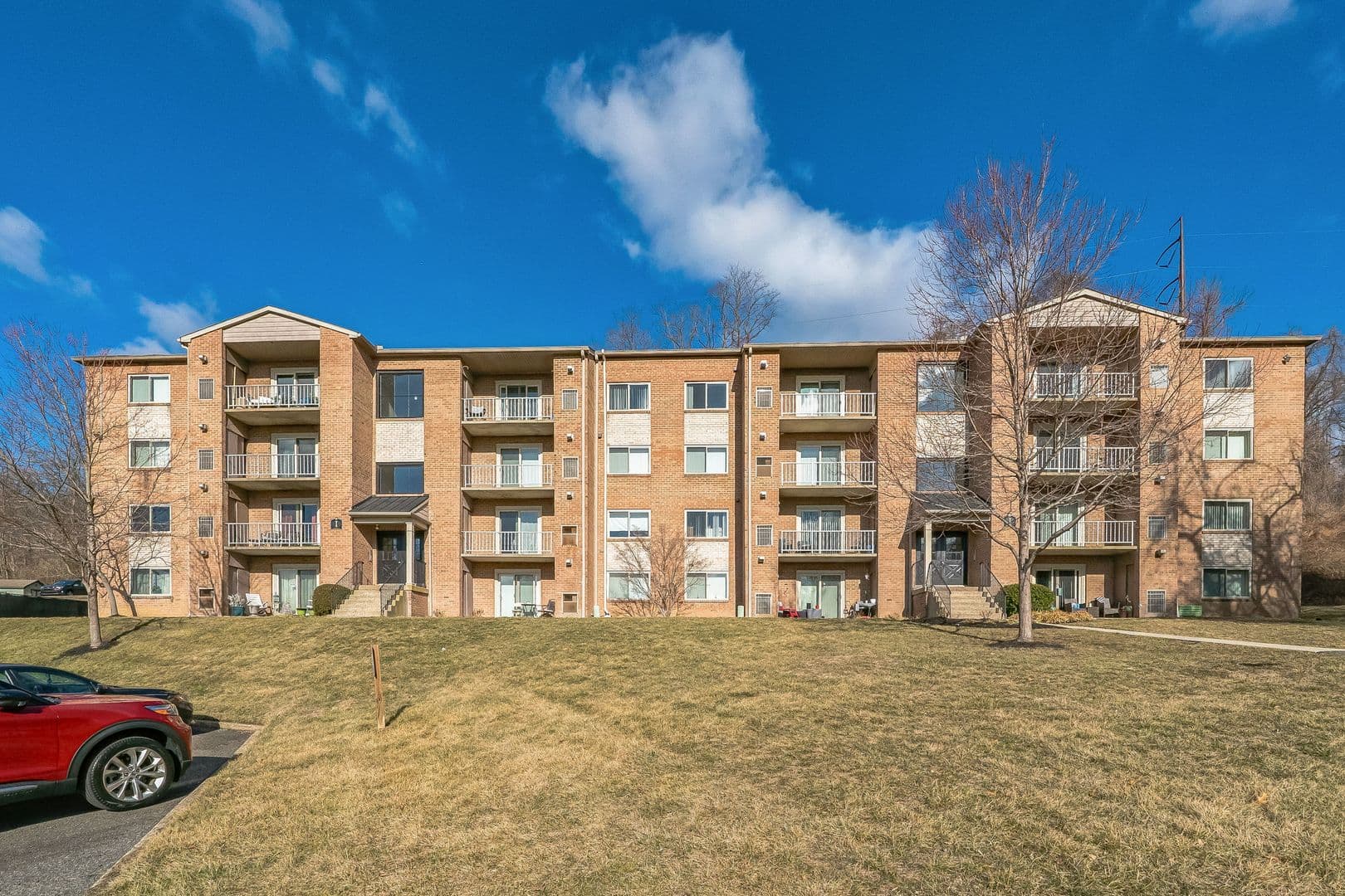 Media Apartment: 275 Glen Riddle Road