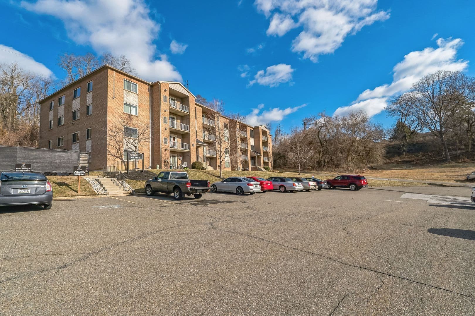 Media Apartment: 275 Glen Riddle Road