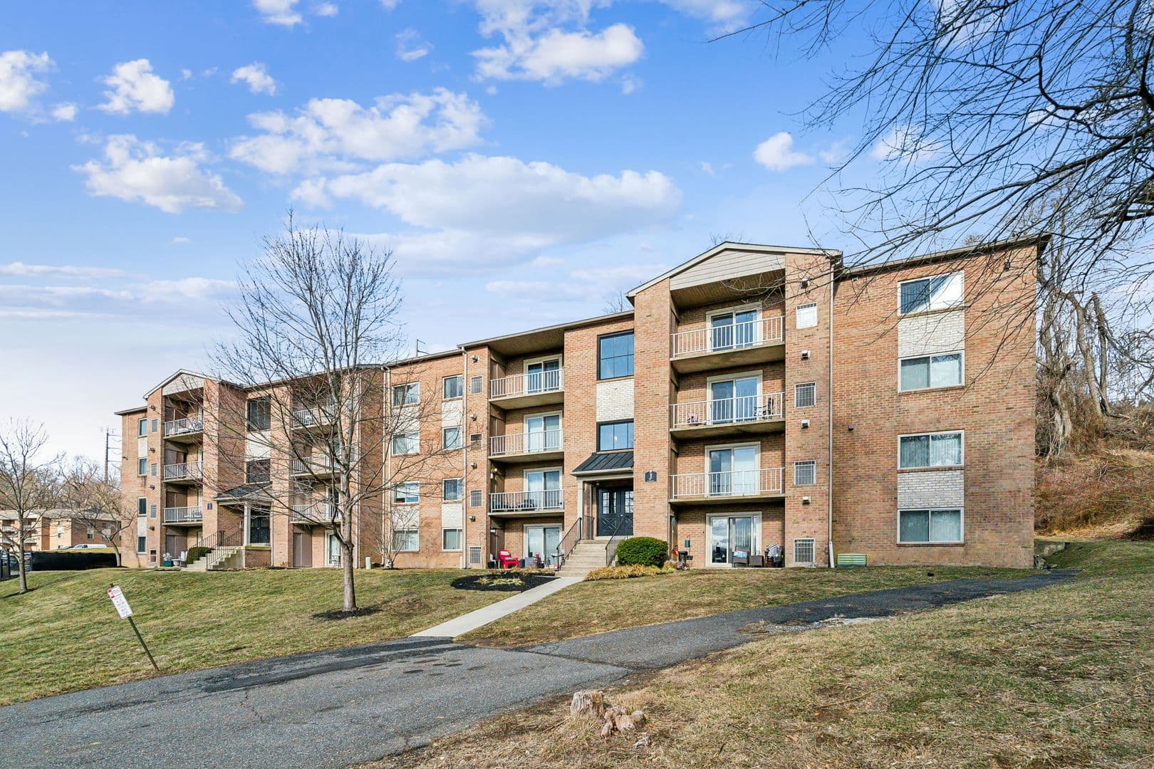 Media Apartment: 275 Glen Riddle Road