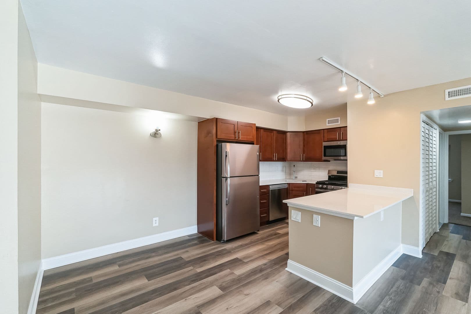 Media Apartment: 275 Glen Riddle Road