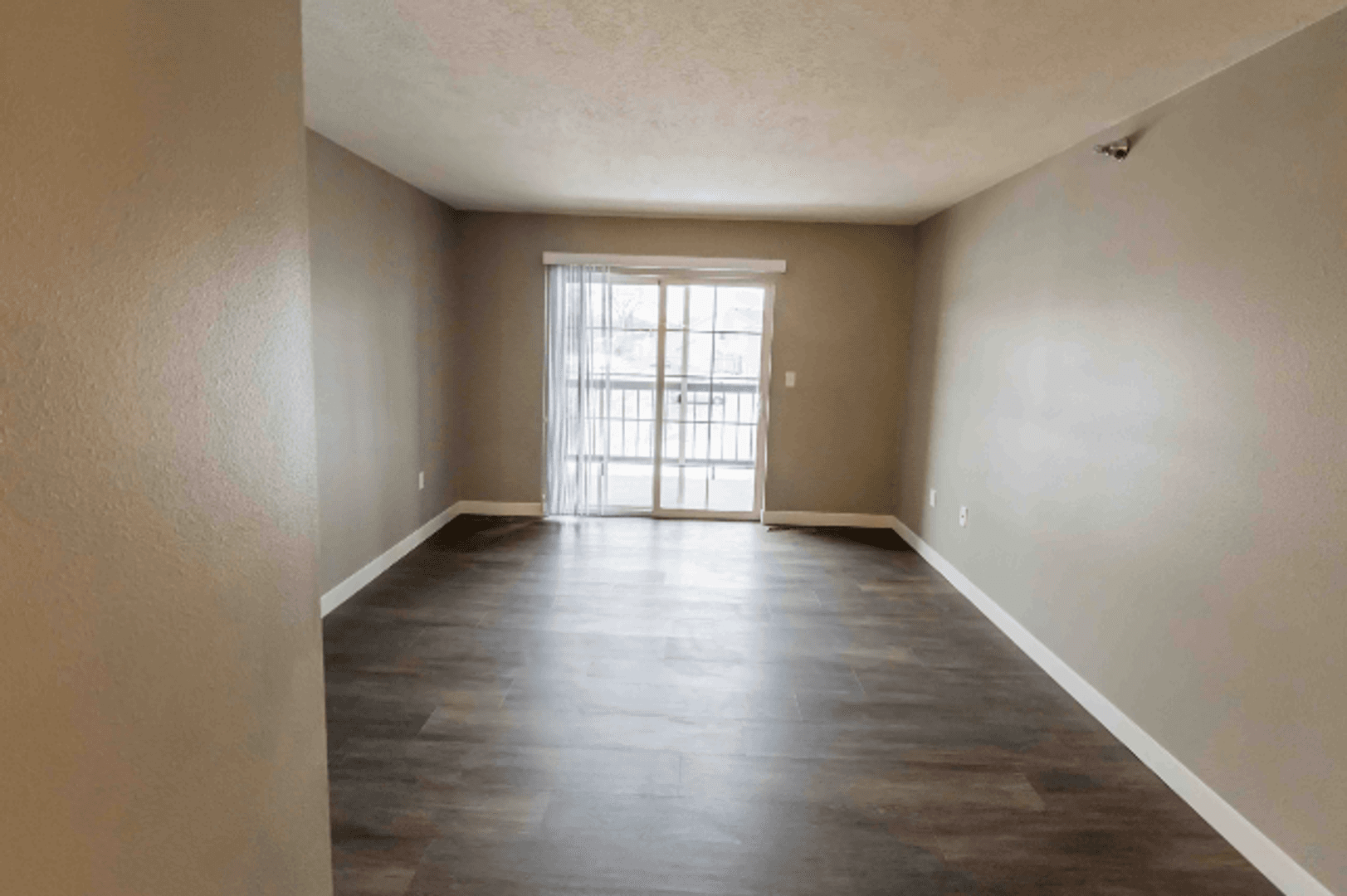 Sioux Falls Apartment: 617 N Lewis Ave