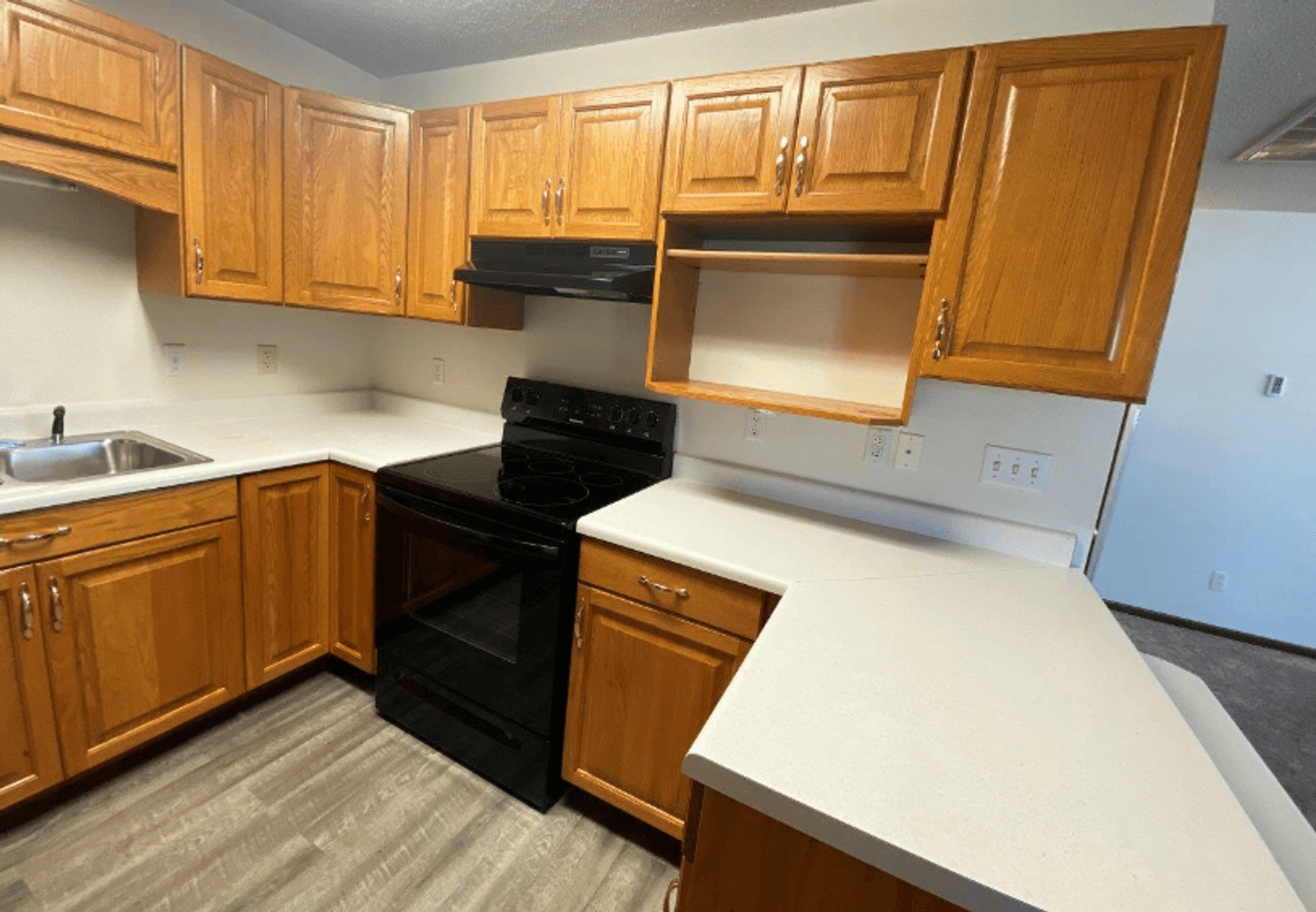 Mitchell Apartment: 1401 - 1415 1501 -1523 W Elm