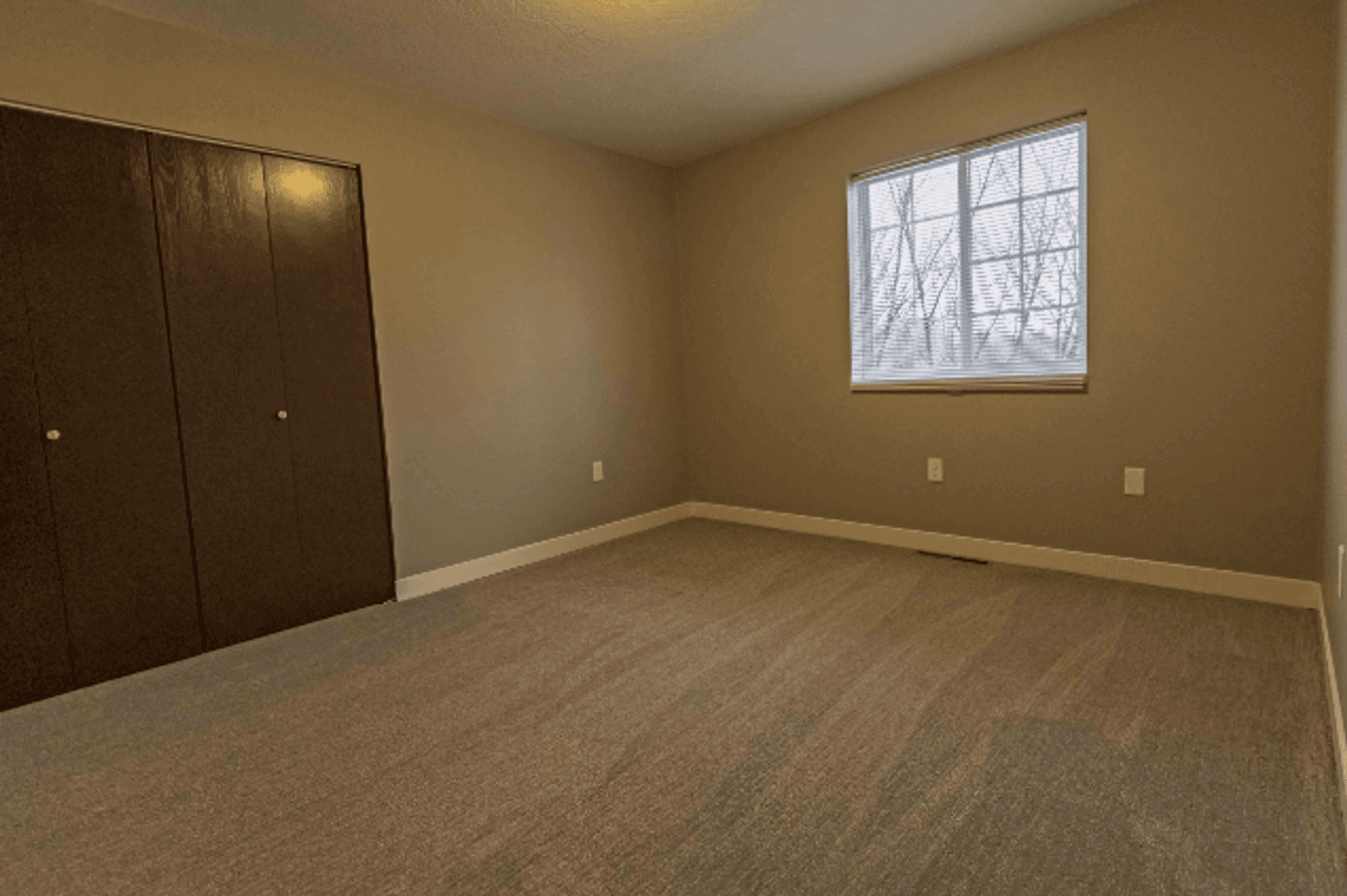 Sioux Falls Apartment: 617 N Lewis Ave